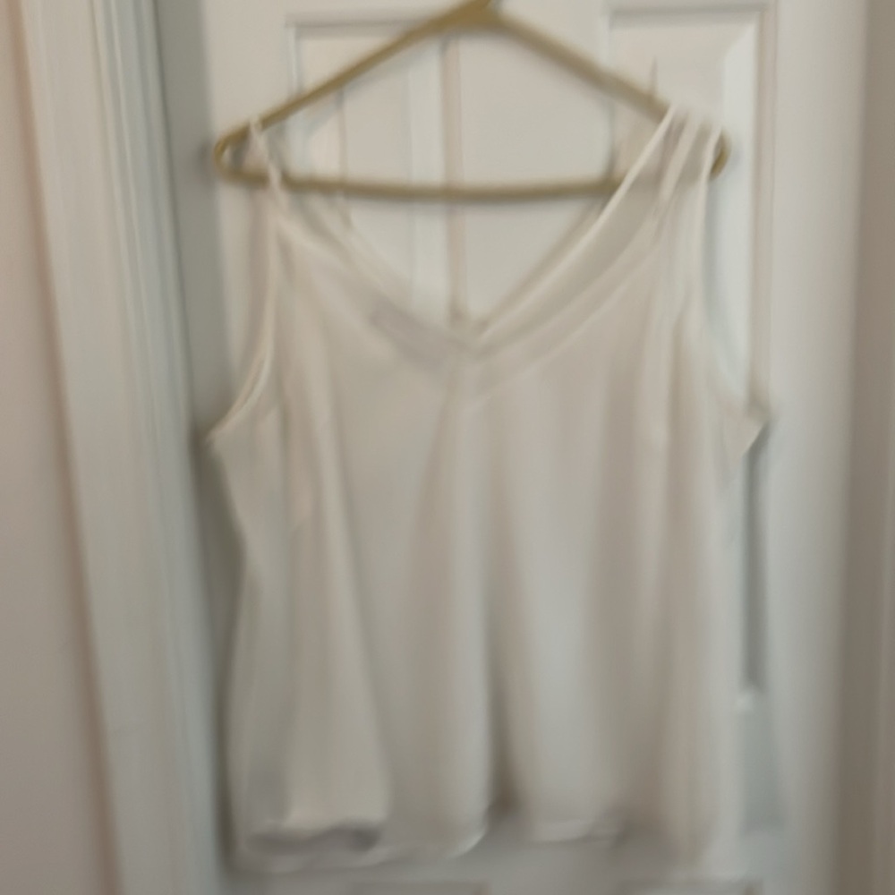 White House black market white tank size L